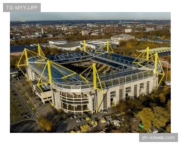 多特蒙德“黄墙”因每平方米0.3人差距被欧足联贴不合格标签